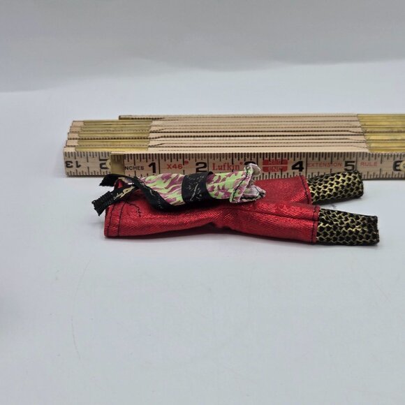 Monster High Doll Jinafire Long Scaremester Red Shiny Pants & Top Outfit - Picture 4 of 4